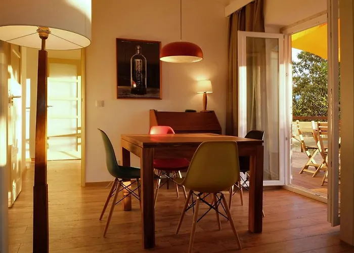 2 Bedroom With Garden And Pantheon Views By Lisbeyond * Лісабон