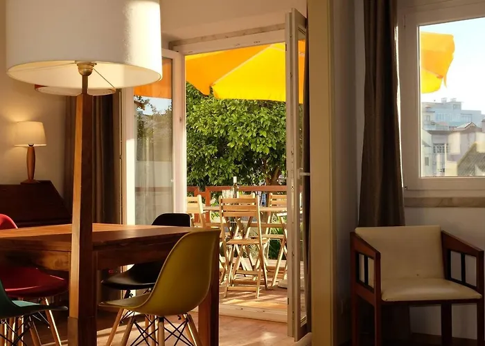 2 Bedroom With Garden And Pantheon Views By Lisbeyond *