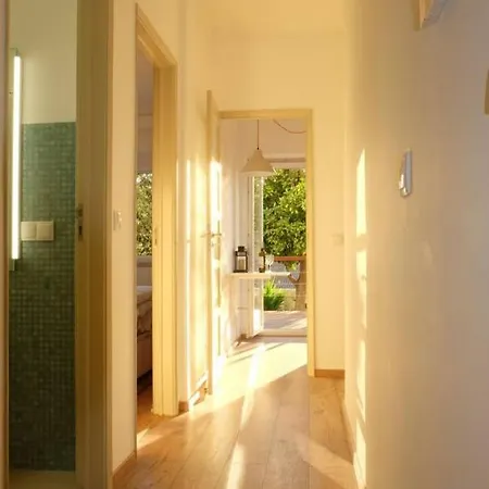 아파트 2 Bedroom With Garden And Pantheon Views By Lisbeyond 리스본