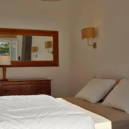 Апартаменты 2 Bedroom W/garden And Pantheon Views Лиссабон